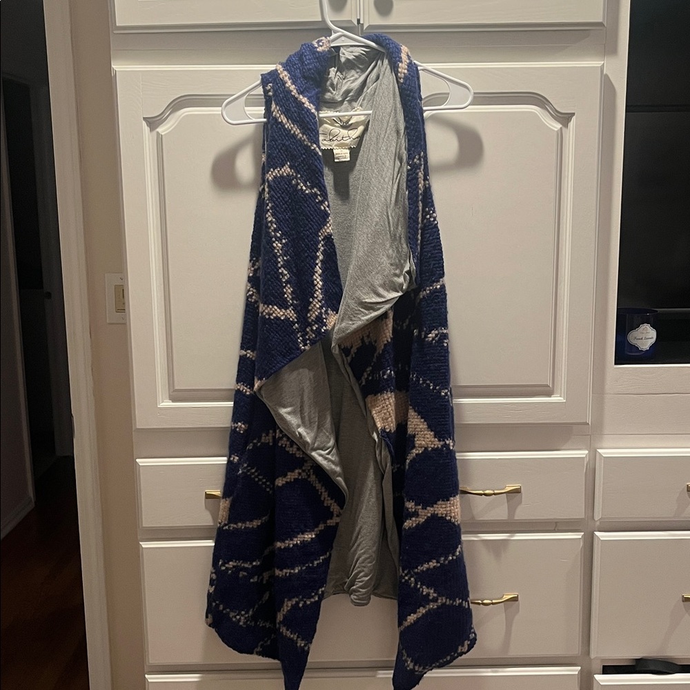 Anthropologie Tabitha Navy and Cream Knit Shawl